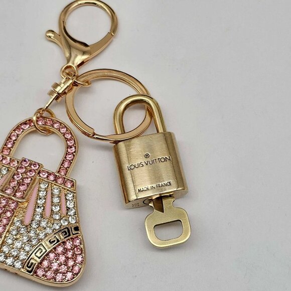 Authentic Louis Vuitton Lock & Key with unbranded Rhinstone Bag Keycharm - Picture 7 of 8